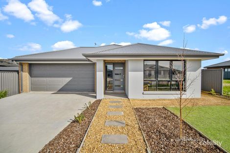 Property photo of 31 Mullingar Drive Alfredton VIC 3350