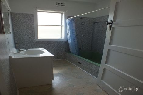 Property photo of 24 Brock Street Young NSW 2594
