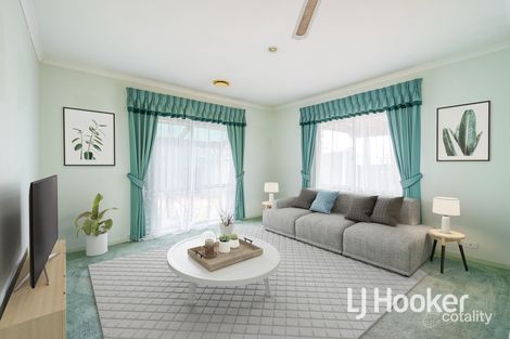 Property photo of 12 Pine Hill Court Cranbourne North VIC 3977