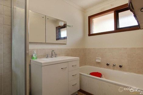 Property photo of 2/4 Allen Street Ringwood VIC 3134