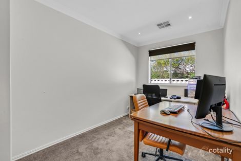 Property photo of 5 Birkdale Place Pelican Point WA 6230