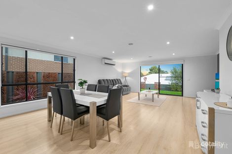 Property photo of 15 Tahoe Circuit Pakenham VIC 3810