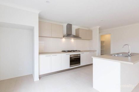 Property photo of 12 Emblem Way Craigieburn VIC 3064