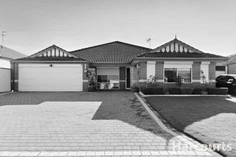 Property photo of 10 Camden Way Meadow Springs WA 6210