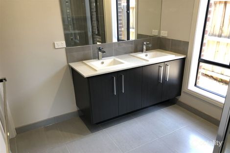 Property photo of 66 Clydevale Avenue Clyde North VIC 3978