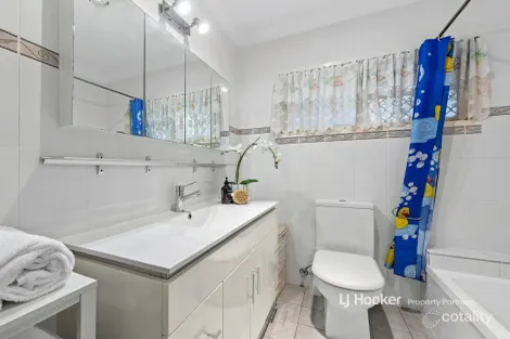 Property photo of 25 Sunnydale Street Upper Mount Gravatt QLD 4122