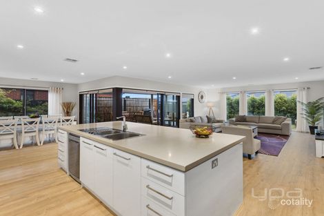 Property photo of 37 Robinson Drive Weir Views VIC 3338