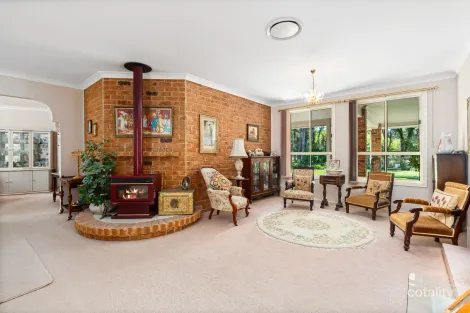 Property photo of 5 Hayley Close Tumbi Umbi NSW 2261