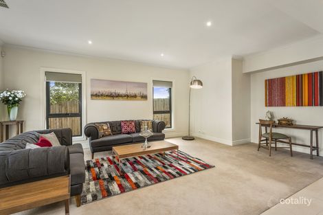 Property photo of 1/647 High Street Road Glen Waverley VIC 3150