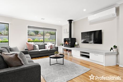Property photo of 13 Huntly Avenue Mooroolbark VIC 3138