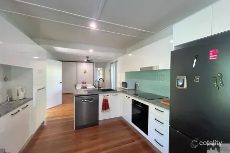 Property photo of 87 Machans Beach Road Machans Beach QLD 4878
