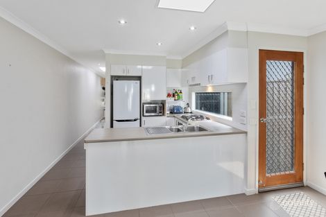 Property photo of 11 Cocoparra Place Fitzgibbon QLD 4018
