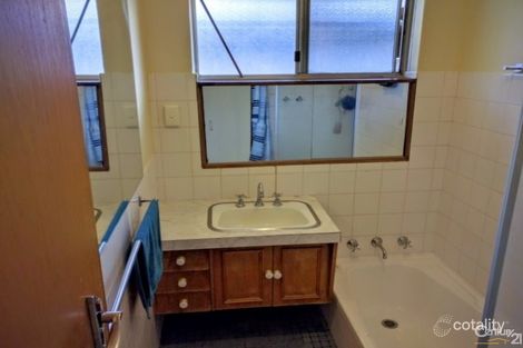 24 Bishop Rd, Middle Swan, WA 6056