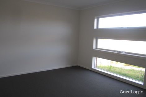 Property photo of 7 Connewara Crescent Clyde North VIC 3978