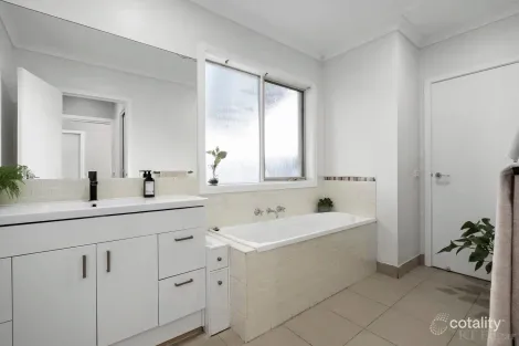 Property photo of 29 Trafford Road Carrum Downs VIC 3201