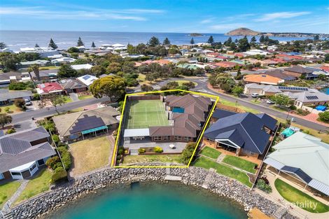 2 Clipper Ct, Encounter Bay, SA 5211