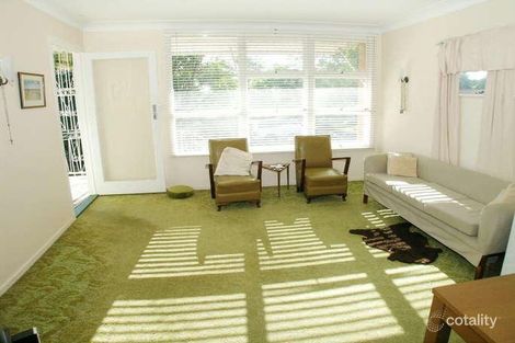 Property photo of 11 Castle Hill Street Holland Park West QLD 4121