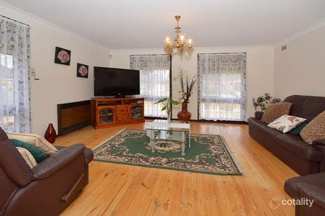 Property photo of 36 Redditch Crescent Deer Park VIC 3023