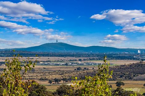 Property photo of 10 Myrtle Close Jerrabomberra NSW 2619