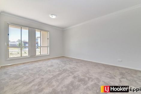 Property photo of 28 Oakhill Crescent Colebee NSW 2761