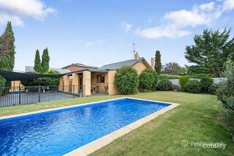 Property photo of 30 Pekin Road Maryborough VIC 3465