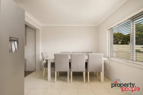 Property photo of 28 Narooma Drive Prestons NSW 2170