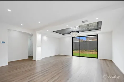Property photo of 22 Rohab Crescent Mount Cottrell VIC 3024