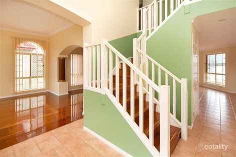 Property photo of 58 Lakeshore Drive Helensvale QLD 4212