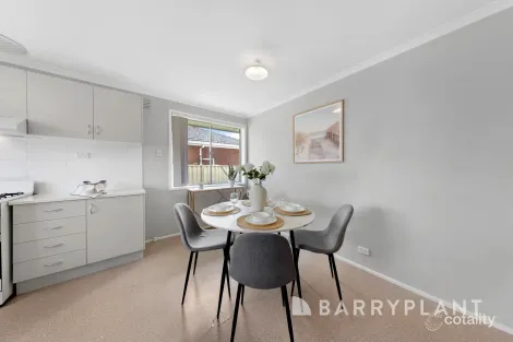 Property photo of 71 Grevillea Road Kings Park VIC 3021