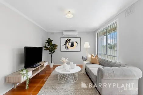 Property photo of 71 Grevillea Road Kings Park VIC 3021