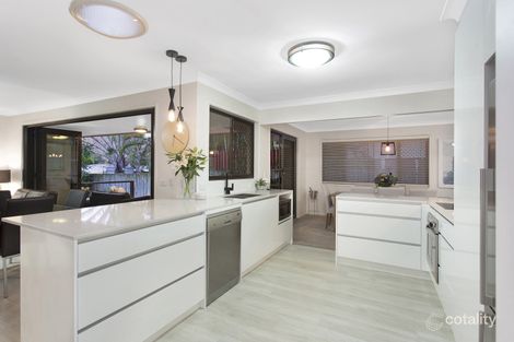 Property photo of 19 Lindisfarne Street Carindale QLD 4152