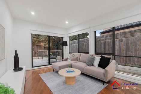 Property photo of 7/7 Toinette Court Doncaster East VIC 3109