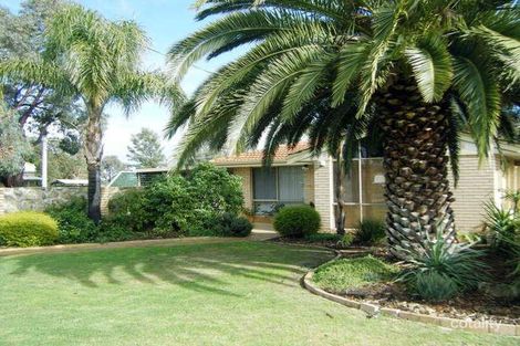 115 Strawberry Dr, Seville Grove, WA 6112