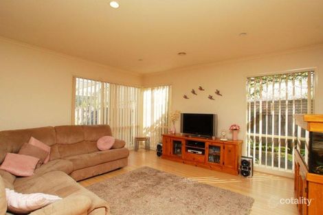 Property photo of 38 Wisla Circuit Roxburgh Park VIC 3064