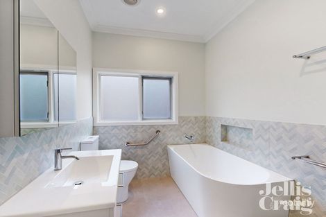 Property photo of 18 Hayes Road Strathmore VIC 3041