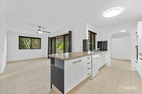 Property photo of 31 Explorers Way Worongary QLD 4213