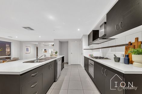 Property photo of 6 Maddock Drive Cranbourne East VIC 3977