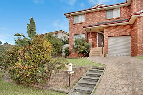22 Archibald Cres, Rosemeadow, NSW 2560