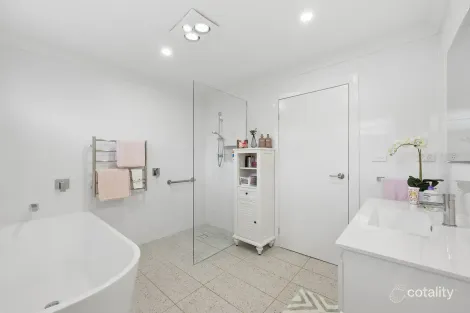 Property photo of 11 Maple Grove Wentworth Falls NSW 2782