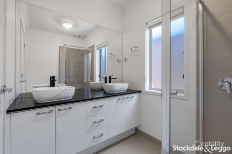 Property photo of 5 Angove Street Craigieburn VIC 3064