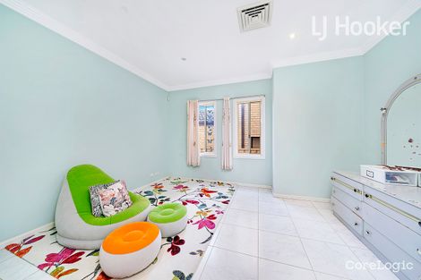 Property photo of 19 Watling Avenue West Hoxton NSW 2171