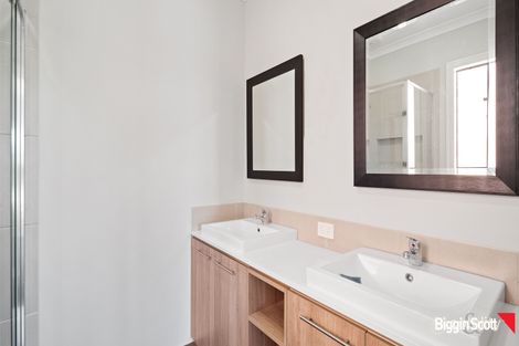 Property photo of 13 Midmar Terrace Thornhill Park VIC 3335