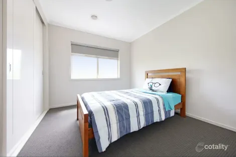Property photo of 3/24 Prince Edward Avenue McKinnon VIC 3204