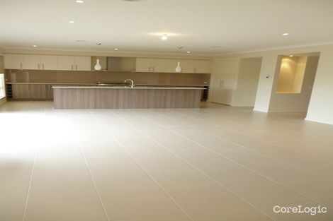 Property photo of 21 Lewins Rail Avenue South Morang VIC 3752