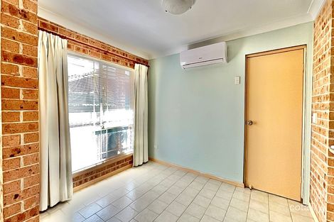 Property photo of 2/17 Third Avenue Macquarie Fields NSW 2564