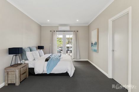 Property photo of 17 Regent Street Kangaroo Flat VIC 3555