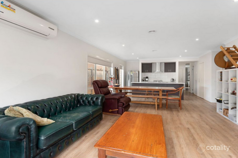Property photo of 18 Cutler Avenue Keysborough VIC 3173