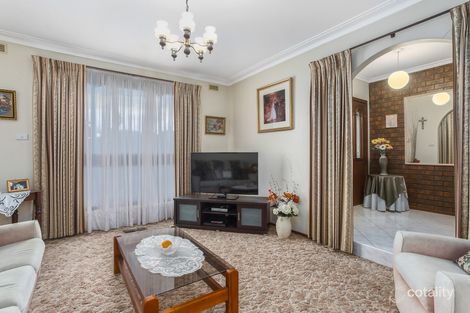 Property photo of 1 Hanover Court Avondale Heights VIC 3034