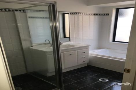 Property photo of 14 Woomera Place Glenfield Park NSW 2650