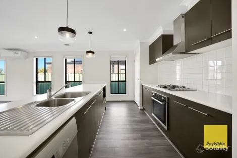 Property photo of 71 Vaughan Chase Wyndham Vale VIC 3024